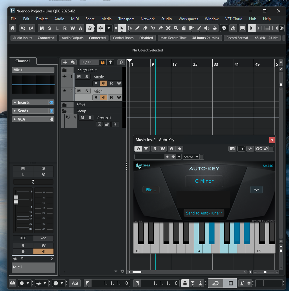Project Live QĐC 2026-02 với track Music, Mic 1, nhóm hiệu ứng và Auto-Key.